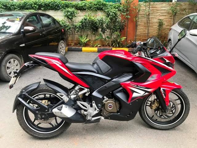 Bajaj Pulsar RS200
