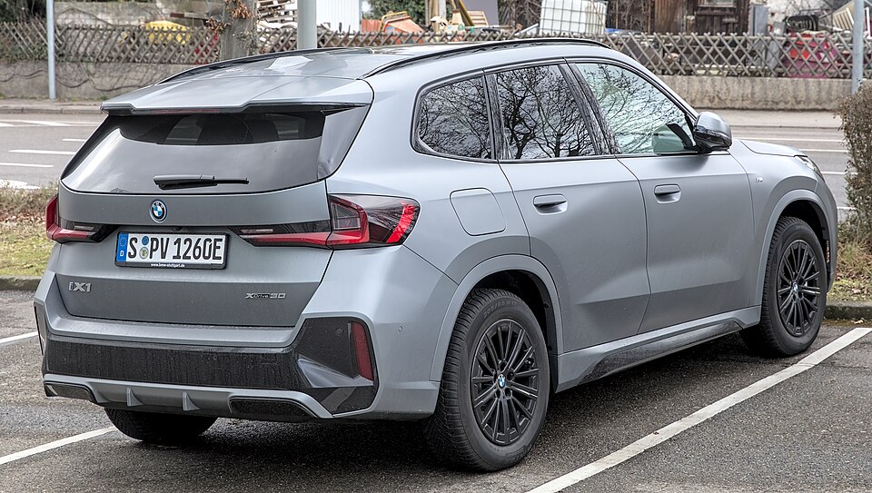 BMW iX1