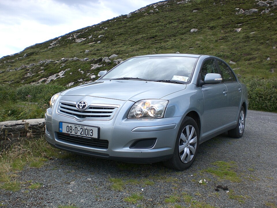 Toyota Avensis (T270)
